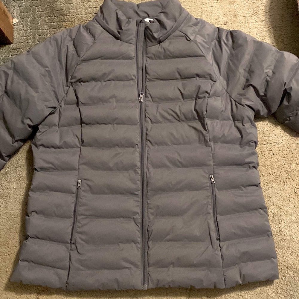It’s a grey time and tru winter coat only been worn twice.